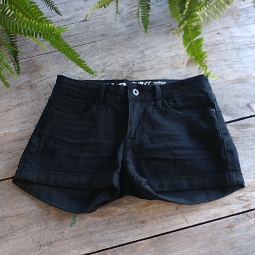 S.O.N.G. Woman’s Black Curvy Mid Rise Roll Cuff Denim Jean Shorts Size 7/28 - Picture 7 of 10